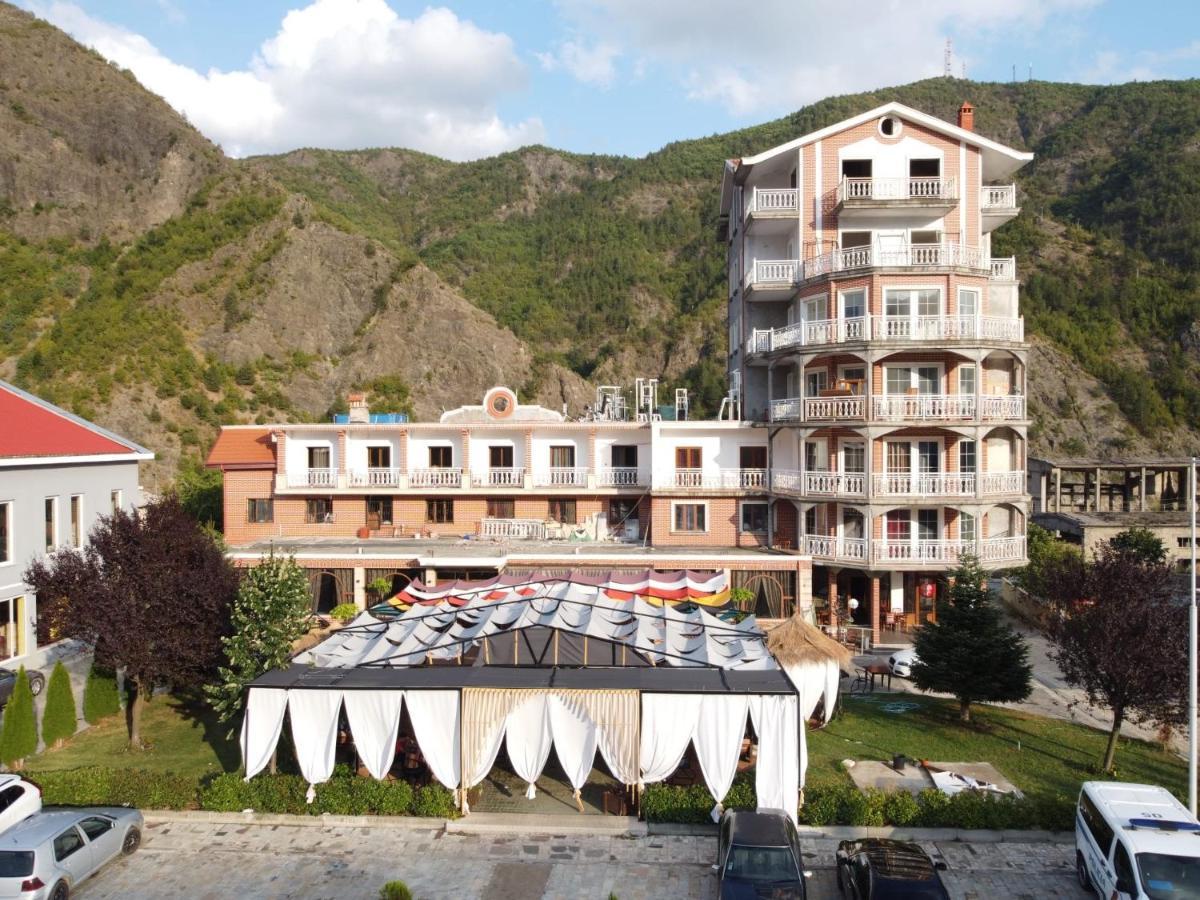 Hotel Internacional Gym & Spa Fushe-Arrez Eksteriør billede